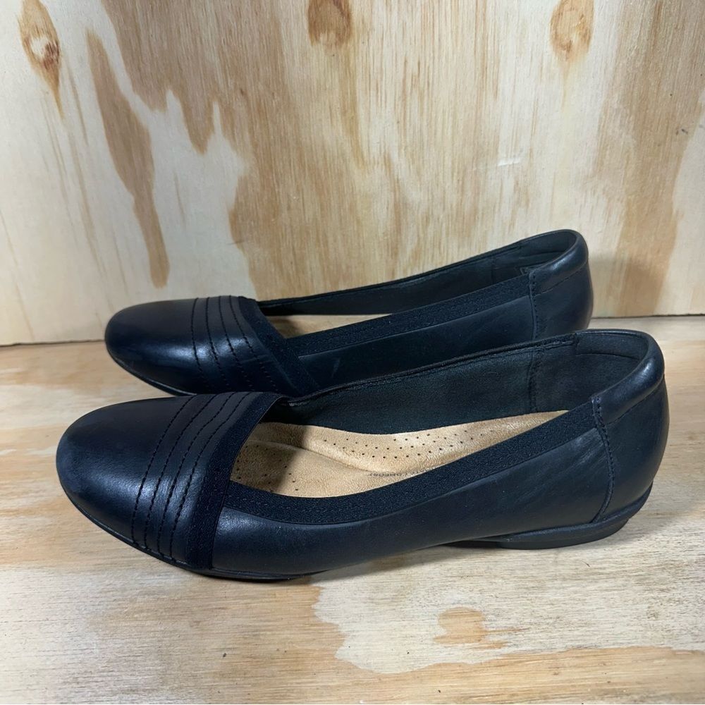 Clarks Black Flats Women’s Size 7